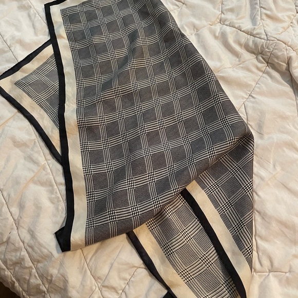Harold's Black and White Plaid Pocket Square - Picture 1 of 3